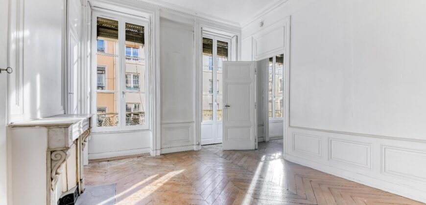 Réf : TAPP84377, 3 pièce(s), LYON