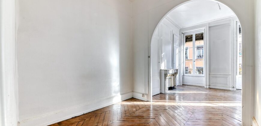 Réf : TAPP84377, 3 pièce(s), LYON