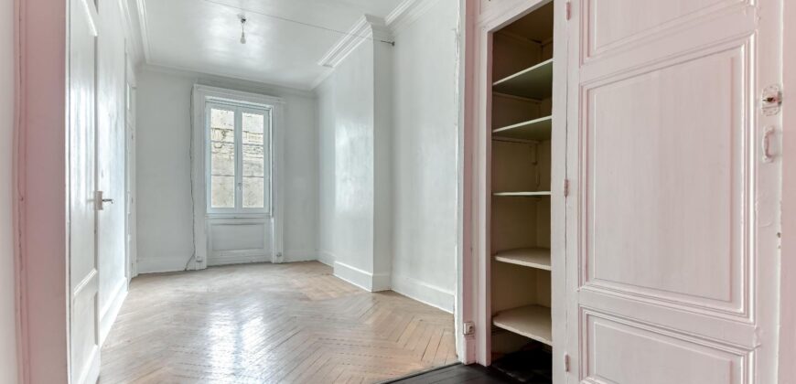 Réf : TAPP84377, 3 pièce(s), LYON