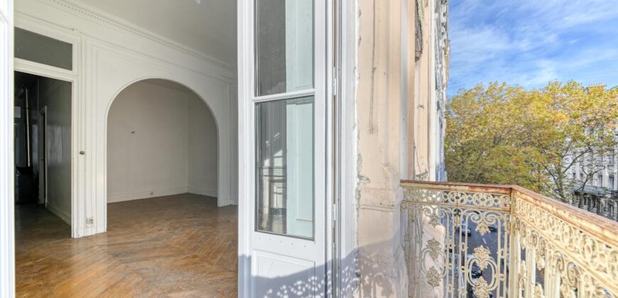 Réf : TAPP84377, 3 pièce(s), LYON