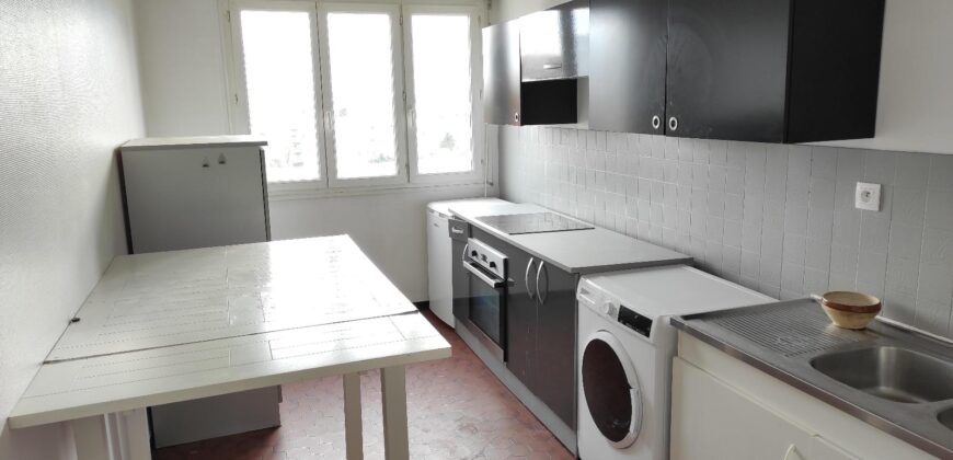 Réf : icsMVL1218-002, 2 pièce(s), DECINES CHARPIEU – LE MOLARD