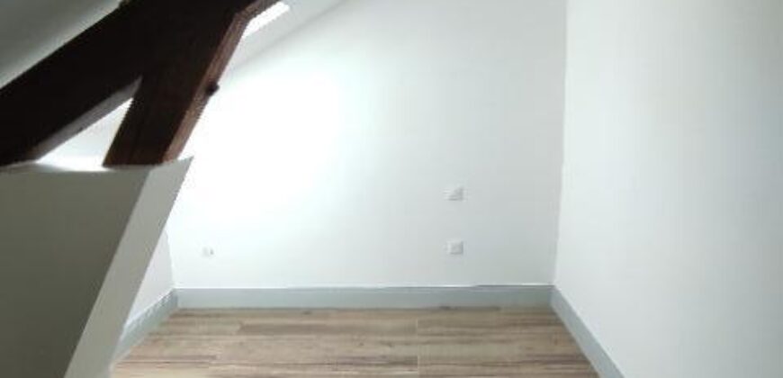 Réf : GES02570015-369, 2 pièce(s), BOURG EN BRESSE