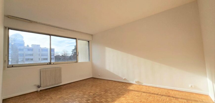 Réf : GES41960009-787, 3 pièce(s), LYON