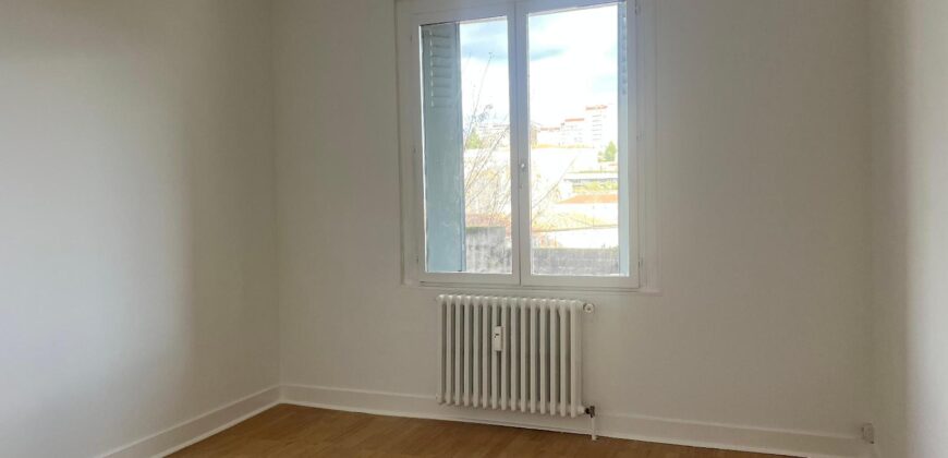 Réf : GES79810481-371, 3 pièce(s), LYON