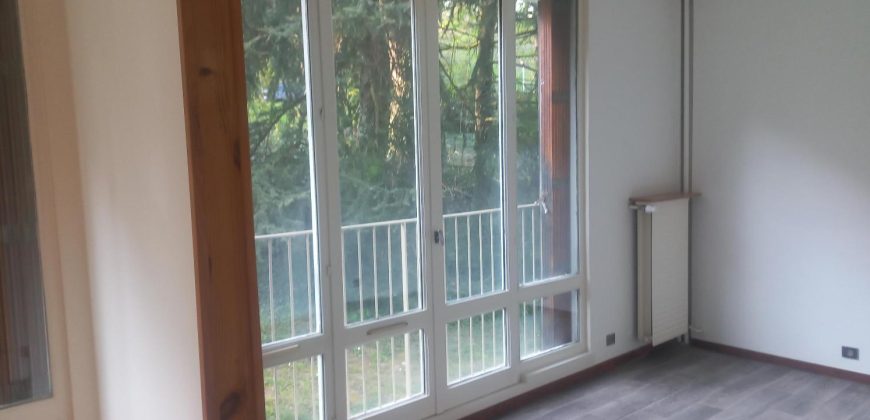 Réf : icsIID1260-004, 4 pièce(s), LA MULATIERE