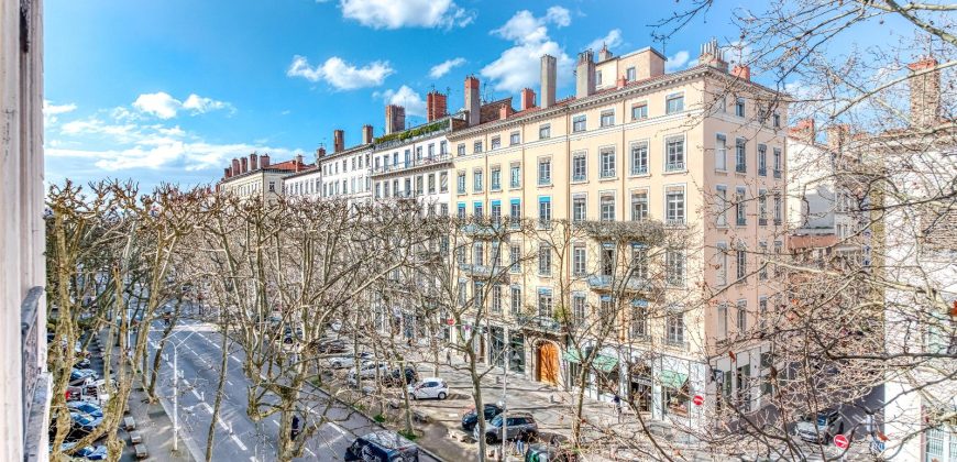 Réf : TAPP84393, 5 pièce(s), LYON