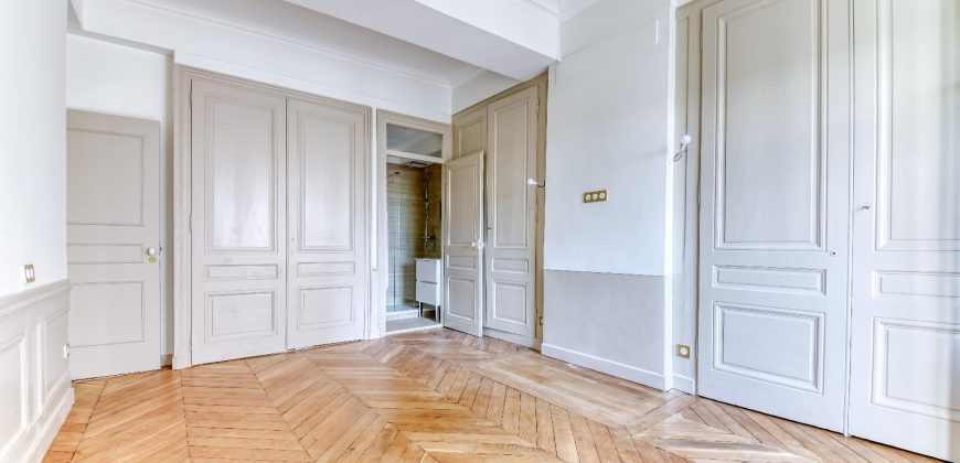 Réf : TAPP84393, 5 pièce(s), LYON