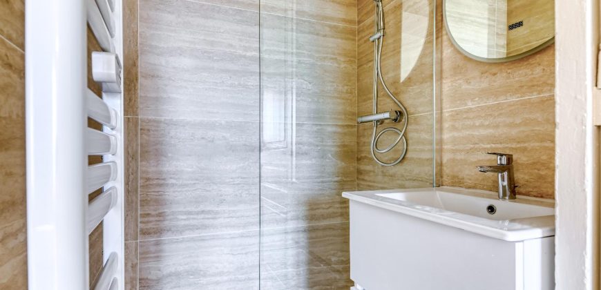 Réf : TAPP84393, 5 pièce(s), LYON