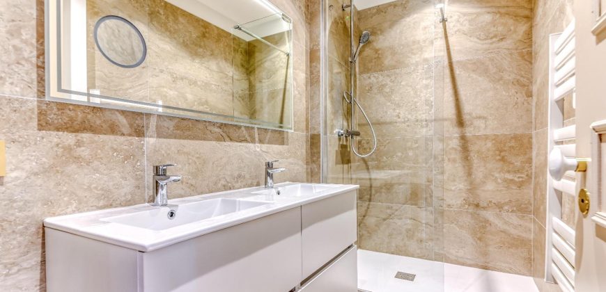 Réf : TAPP84393, 5 pièce(s), LYON