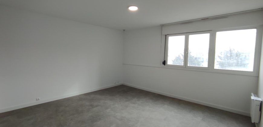 Réf : GES13390638-374, 1 pièce(s), VILLEURBANNE