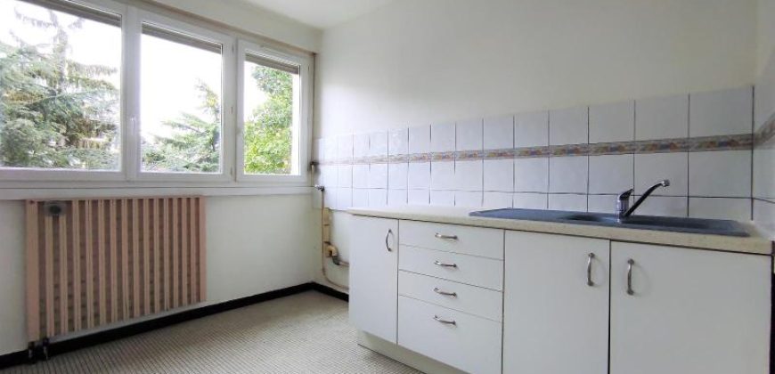 Réf : GES01050341-374, 3 pièce(s), SAINTE FOY LES LYON