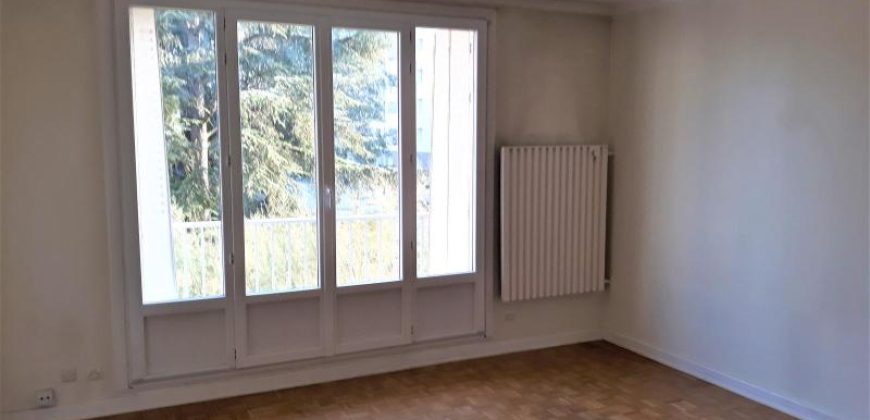 Réf : GES01280019-787, 3 pièce(s), LYON