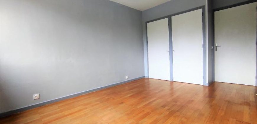 Réf : GES01050341-374, 3 pièce(s), SAINTE FOY LES LYON