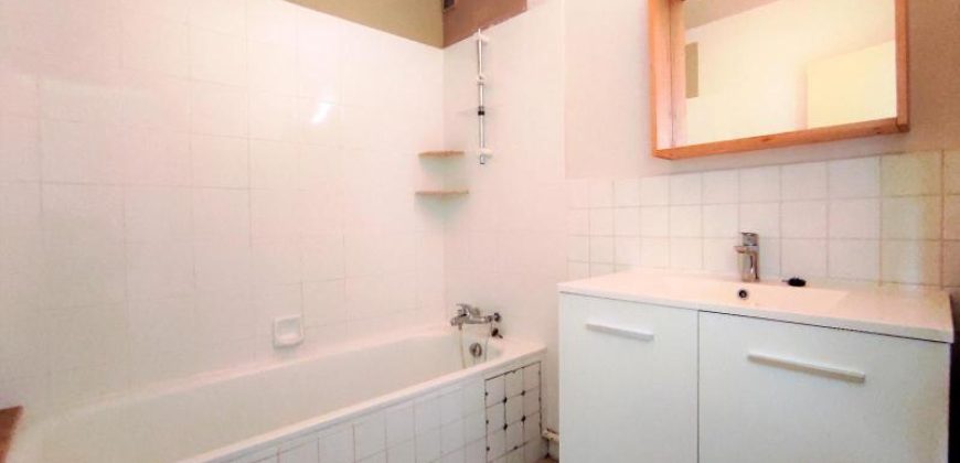 Réf : GES01050341-374, 3 pièce(s), SAINTE FOY LES LYON