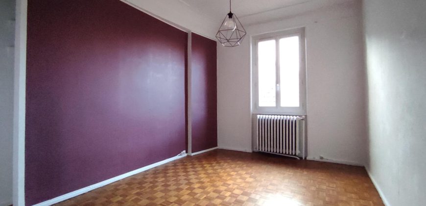 Réf : icsMVL1248-002, 3 pièce(s), VILLEURBANNE