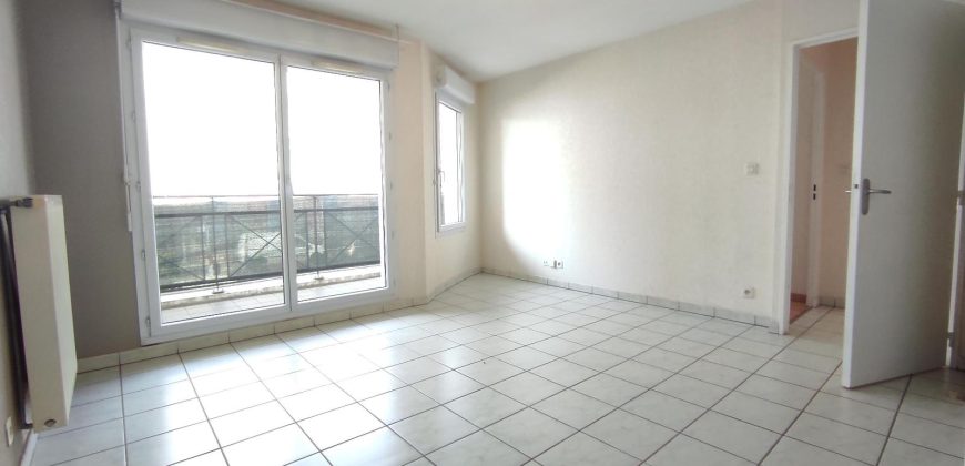 Réf : icsMVL1249-002, 2 pièce(s), DECINES CHARPIEU – LE MOLARD