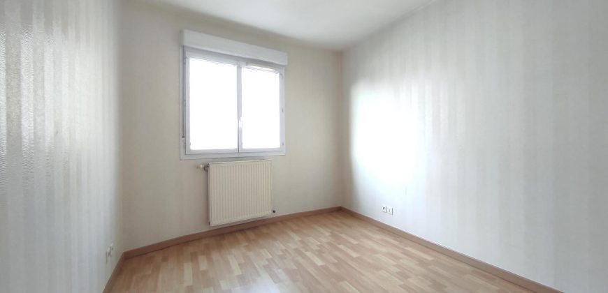 Réf : icsMVL1249-002, 2 pièce(s), DECINES CHARPIEU – LE MOLARD