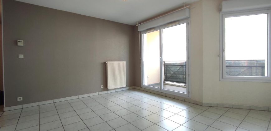 Réf : icsMVL1249-002, 2 pièce(s), DECINES CHARPIEU – LE MOLARD