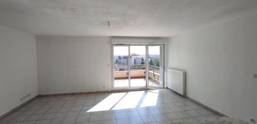 Réf : icsMVL1213-002, 3 pièce(s), VILLEURBANNE