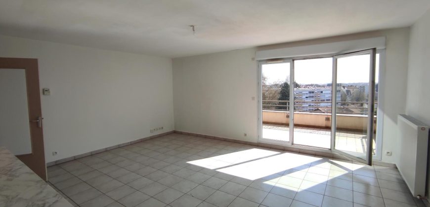 Réf : icsMVL1213-002, 3 pièce(s), VILLEURBANNE