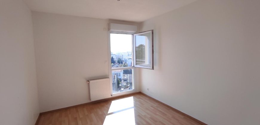 Réf : icsMVL1213-002, 3 pièce(s), VILLEURBANNE