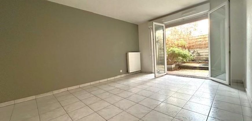 Réf : icsGST1256-001, 2 pièce(s), LYON