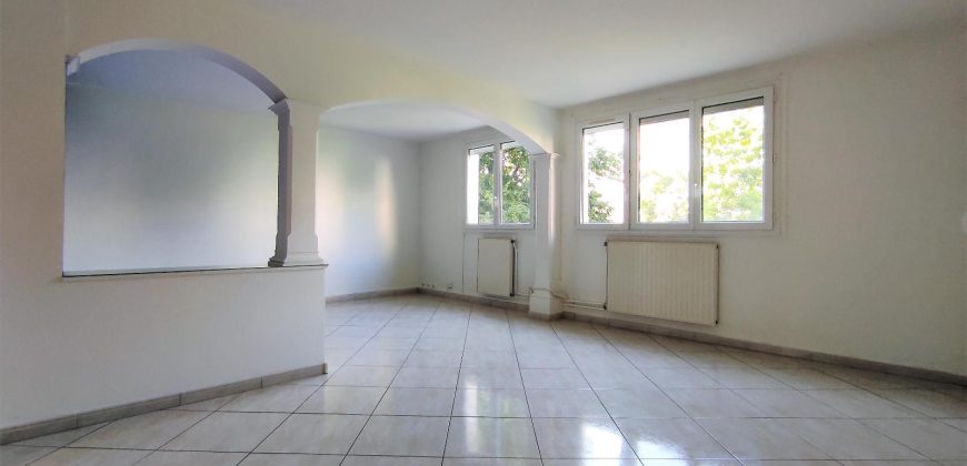 Réf : GES01130018-371, 3 pièce(s), VILLEURBANNE