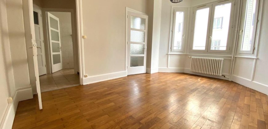 Réf : GES07070024-374, 1 pièce(s), LYON