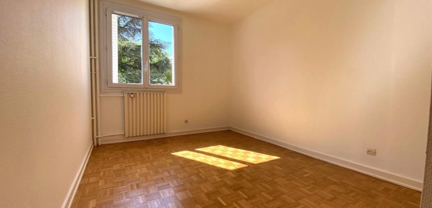 Réf : GES01280019-787, 3 pièce(s), LYON