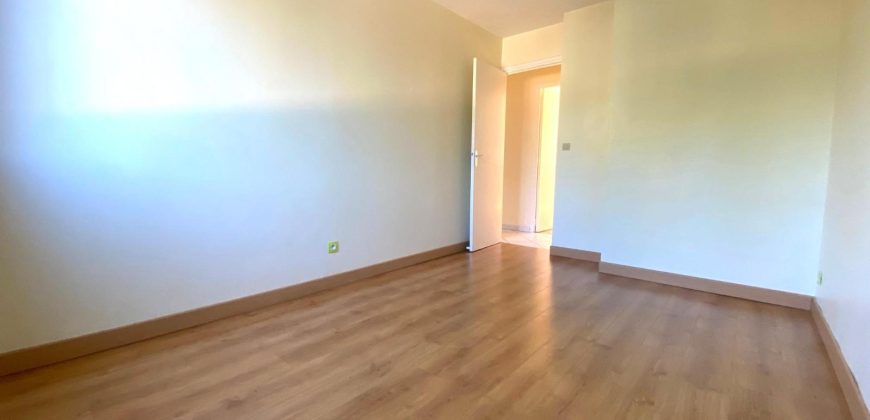 Réf : GES01280019-787, 3 pièce(s), LYON