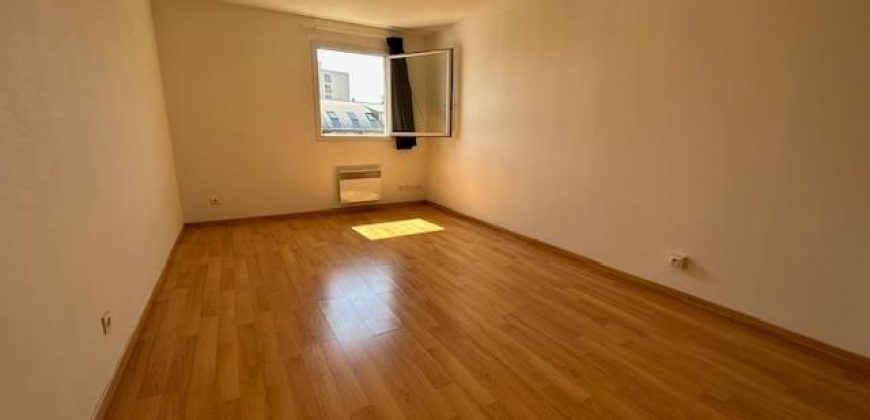 Réf : icsGST1269-001, 1 pièce(s), LYON