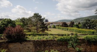 Réf : TAPP84409, 5 pièce(s), NEUVILLE SUR SAONE