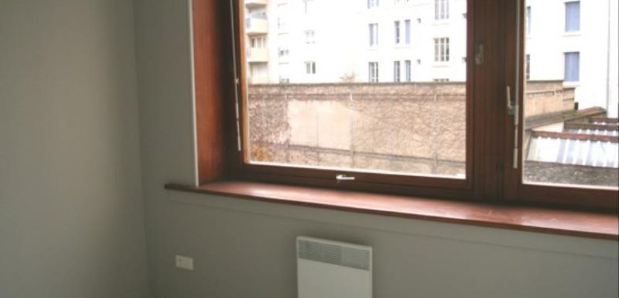 Réf : GES13640042-374, 2 pièce(s), LYON