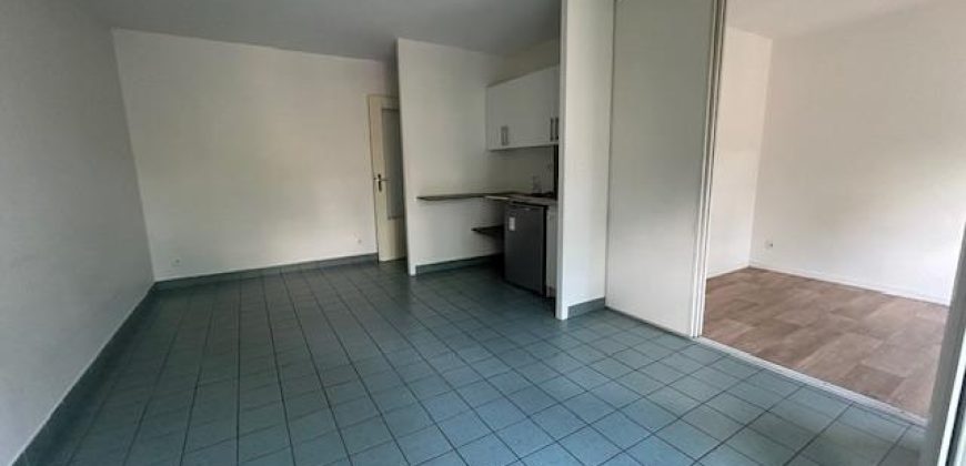 Réf : icsGST1278-001, 2 pièce(s), VILLEURBANNE