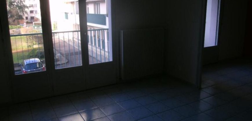 Réf : GES38360319-374, 3 pièce(s), VILLEURBANNE