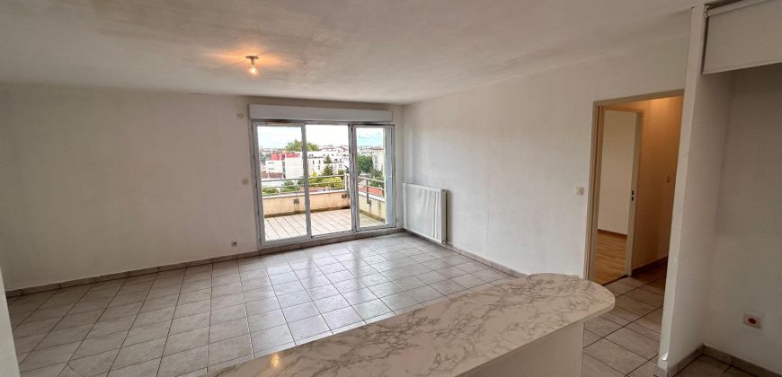 Réf : icsMVL1213-002, 3 pièce(s), VILLEURBANNE