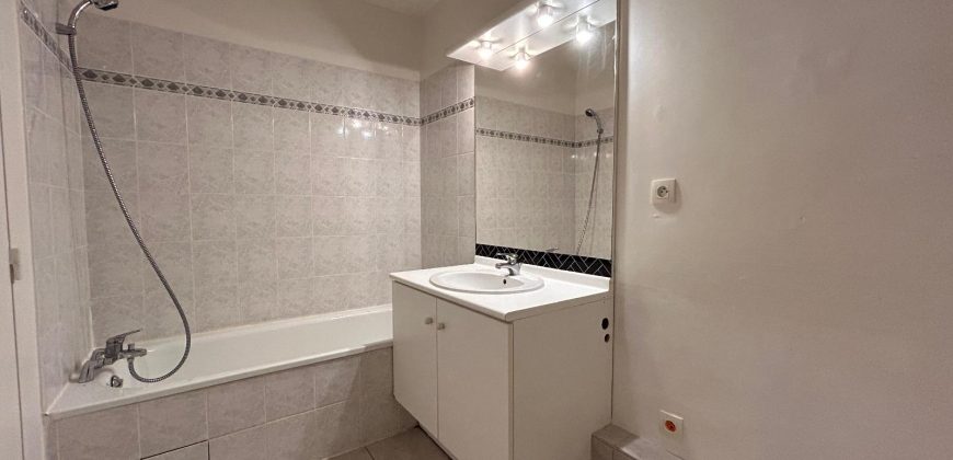 Réf : icsMVL1213-002, 3 pièce(s), VILLEURBANNE