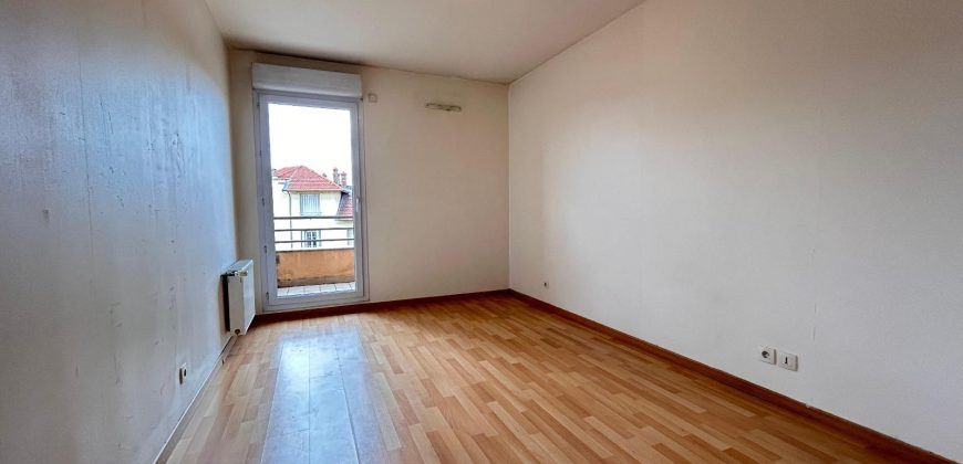 Réf : icsMVL1213-002, 3 pièce(s), VILLEURBANNE