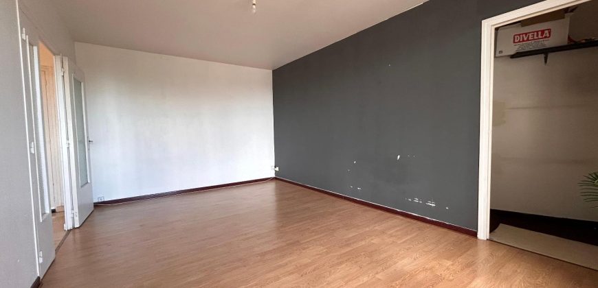 Réf : icsMVL1218-002, 2 pièce(s), DECINES CHARPIEU – LE MOLARD