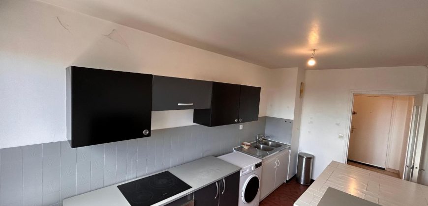 Réf : icsMVL1218-002, 2 pièce(s), DECINES CHARPIEU – LE MOLARD