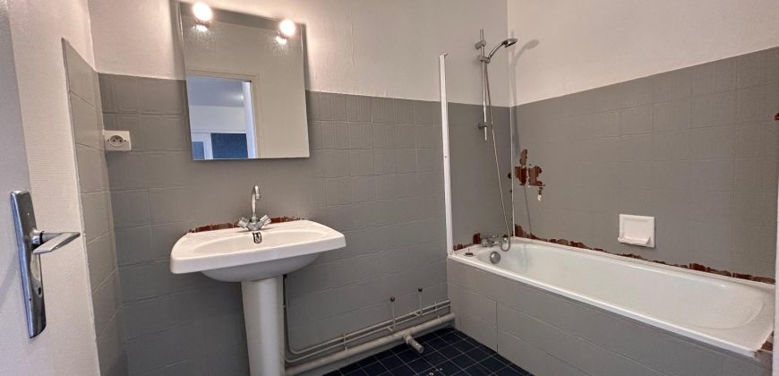 Réf : icsMVL1218-002, 2 pièce(s), DECINES CHARPIEU – LE MOLARD
