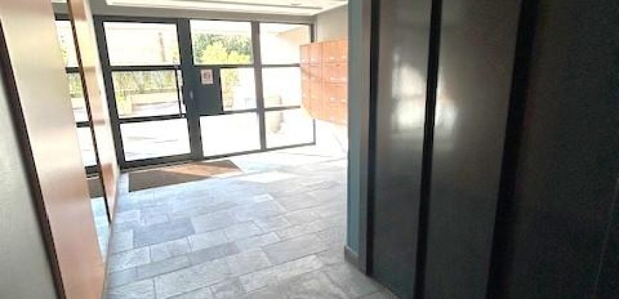 Réf : icsGST1266-001, 2 pièce(s), VILLEURBANNE