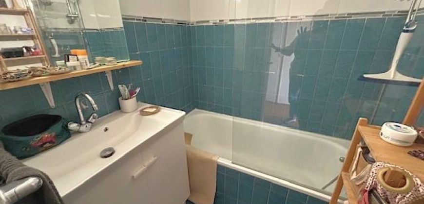 Réf : icsGST1266-001, 2 pièce(s), VILLEURBANNE