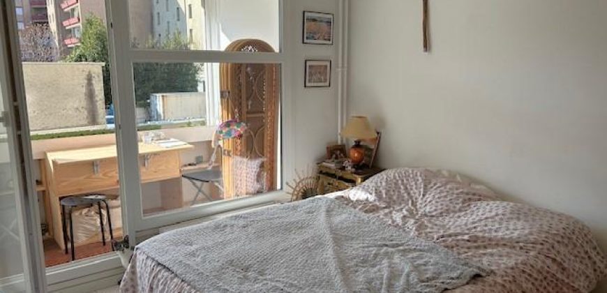 Réf : icsGST1266-001, 2 pièce(s), VILLEURBANNE