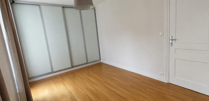 Réf : GES02320034-371, 5 pièce(s), LYON