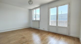 Réf : GES38980008-371, 3 pièce(s), STE FOY LES LYON