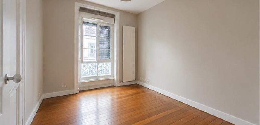 Réf : GES02320034-371, 5 pièce(s), LYON