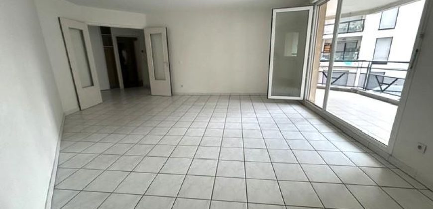 Réf : icsGST1292-001, 3 pièce(s), LYON
