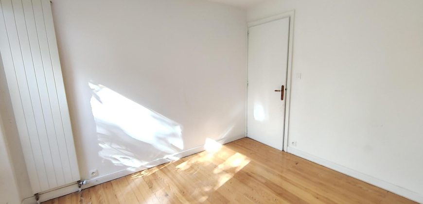 Réf : GES44120001-374,  pièce(s), Saint Genis Laval